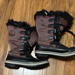 Sorel Black and Maroon Snow Boots
